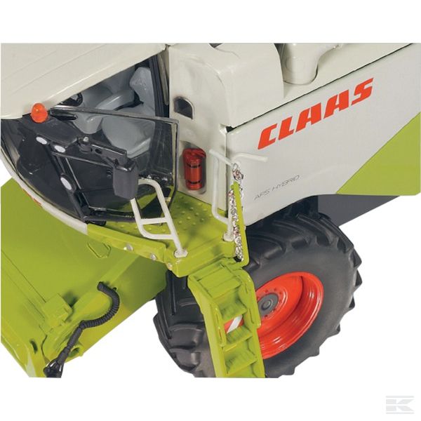 W77817 +Claas Tucano 570 combine grai