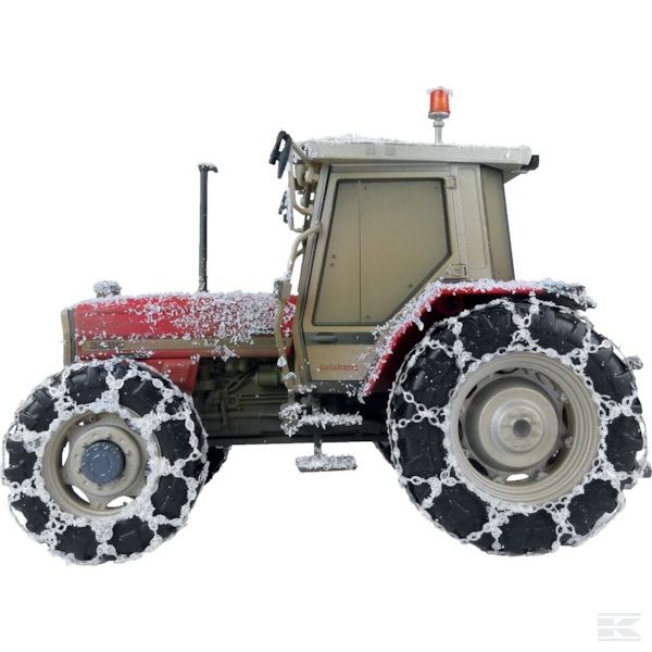 UH5202 +Massey Ferguson 3090 snow